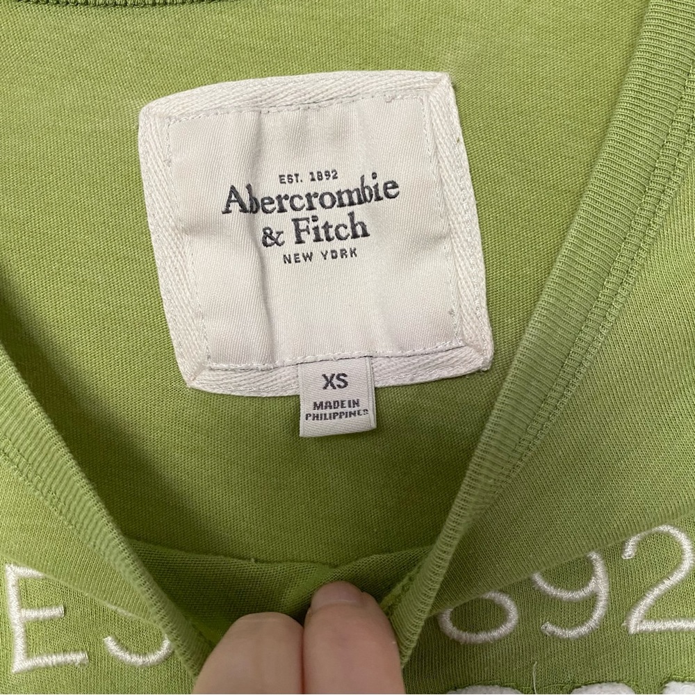 Abercrombie & Fitch size junior’s xs tee - Picture 4 of 6